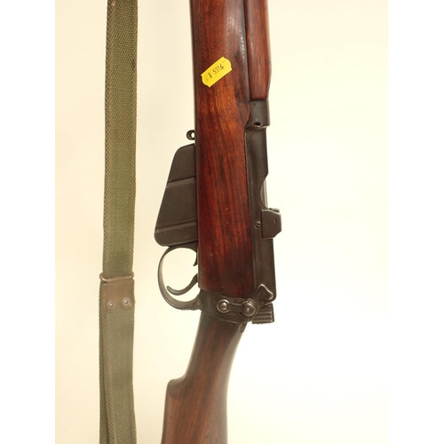 1463 - A de-activated short magazine Lee-Enfield Rifle Mk.III* dated 1915, complete with Boyonet, Sling and... 