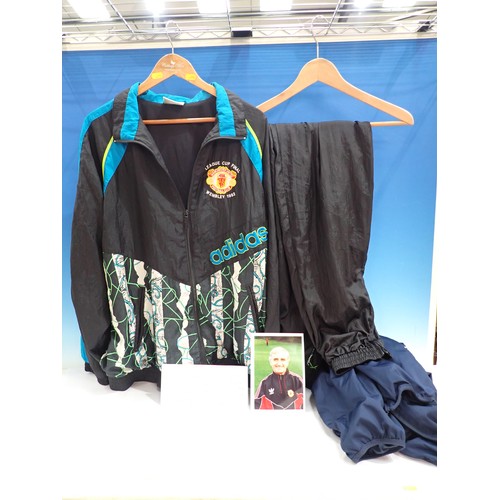 1667 - Manchester United, 1992 League Cup Final Football Tracksuit: black, blue, green, under embroidered U... 