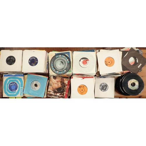 263 - An eclectic collection of approximately 400 7inch Singles. Spanning the 60's, 70's, 80's & later. Ar... 