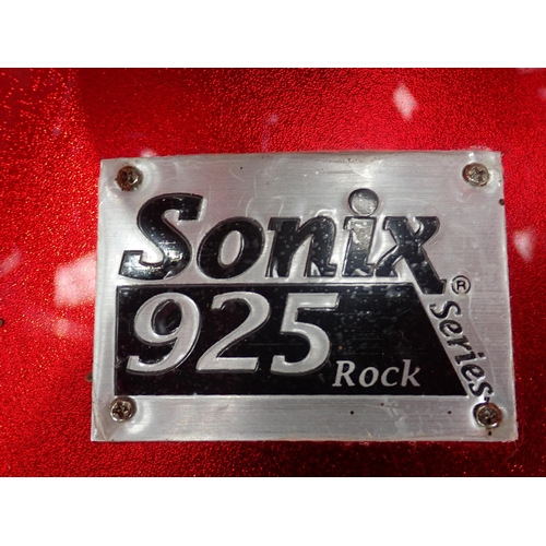 286 - A Sonix 925 and other component Drum Kit