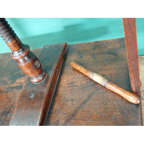 544 - A mid 19th Century mahogany napkin/linen press