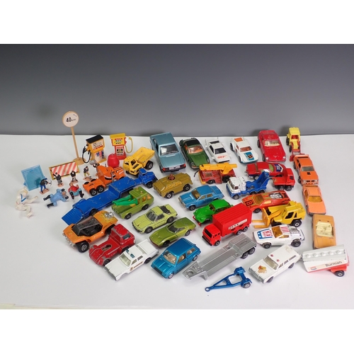 552 - A box of Matchbox and other diecast Models