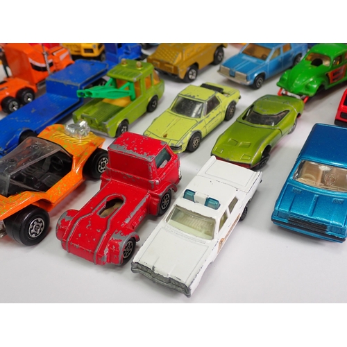 552 - A box of Matchbox and other diecast Models