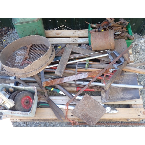 681 - A quantity of garden and workshop Tools, an Oil Can, a wooden Garden Sieve, etc