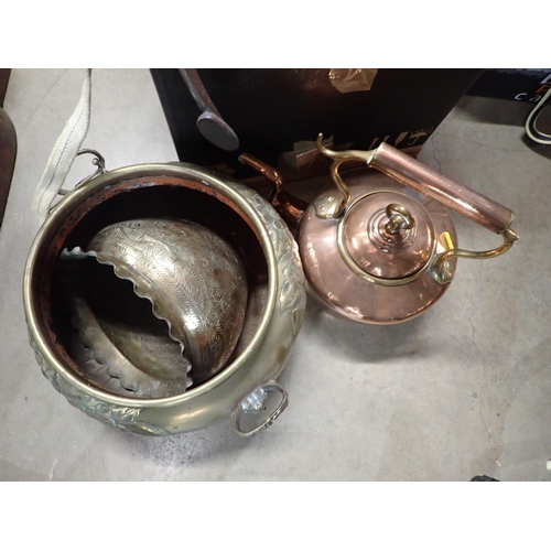 490 - An embossed brass Jardiniere, an Art Nouveau metal Stand, a copper Kettle, a copper Kettle on Stand ... 