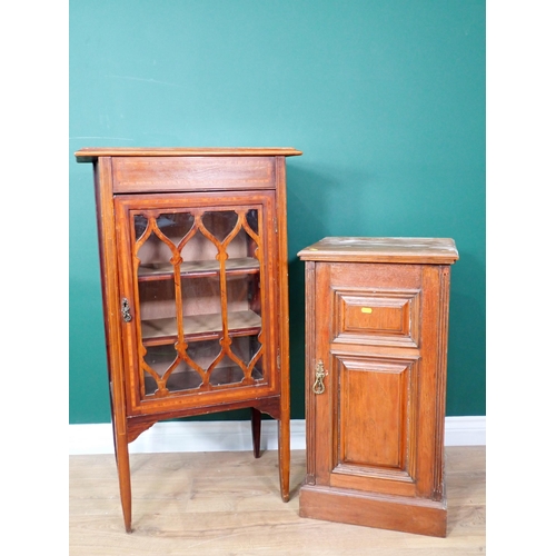 64 - A mahogany and crossbanded Display Cabinet on square cut tapering supports 3ft 5in H x 2ft W and a V... 