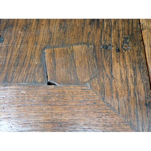 519 - An 18th Century and later oak dropleaf Dining Table on pad feet 3ft 3in W x 2ft 5in H