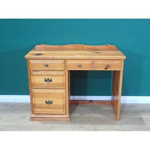 368 - A modern pine Desk fitted five drawers 3ft 5in W x 2ft 6in H