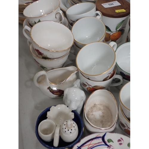 528 - A quantity of Royal Worcester Evesham ware, four Gaudy Welsh Plates, a Cruet Set, etc