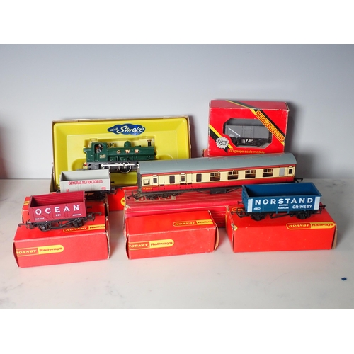 738 - A Hornby GWR Locomotive, Carriages and Rolling Stock