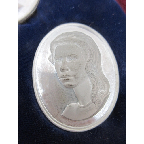 108 - Six Ltd Edition silver Royal Family Cameos of Queen Elizabeth and Family, London 1972, maker: J. Pin... 