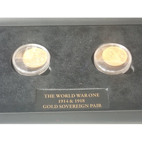 133 - 'The World War One 1914-1918 Gold Sovereign Pair' in modern fitted case, with COA