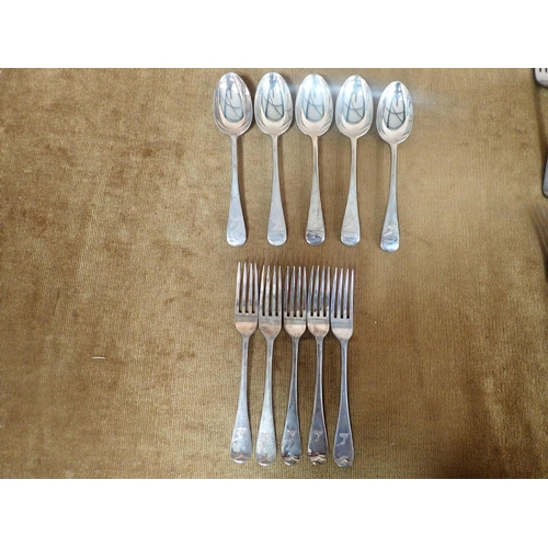 99 - A Set of Victorian silver Cutlery, old English pattern, engraved crest, London 1896, makers: Slater,... 