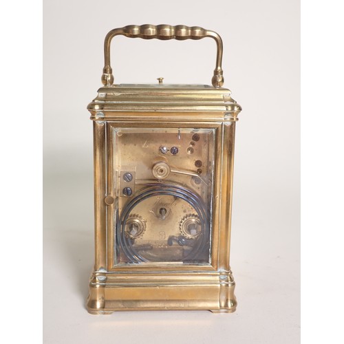 537 - An antique French brass cased Carriage Clock with bevelled plate glass, stamped Made in Paris 5in H ... 