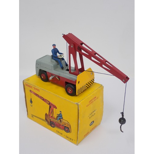 64 - A boxed French Dinky Toys No.50 Grue 'Salev'