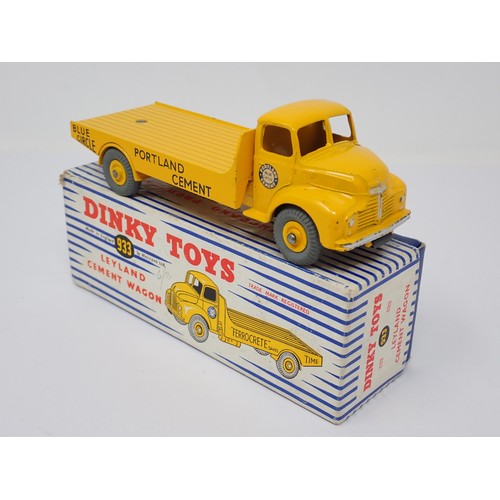 79 - A boxed Dinky Toys No.933 Leyland Cement Wagon