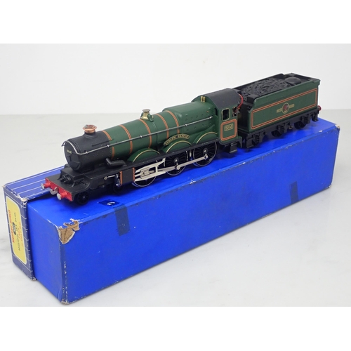 1 - Hornby-Dublo 3221 ‘Ludlow Castle’. Unused, boxed and literature
Model in mint condition showing no s... 