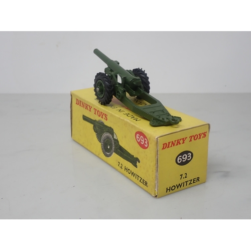 106 - A boxed Dinky Toys No.692 5.5 Medium Gun and a boxed No.693 Howitzer