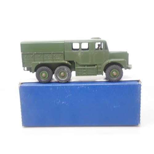 111 - A boxed Dinky Toys No.689 Medium Artillery Tractor