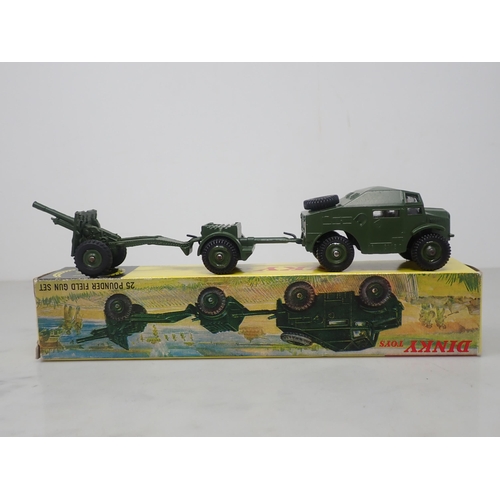 112 - A rare Dinky Toys No.697 25 pounder Field Gun Set with plastic hubs in late box