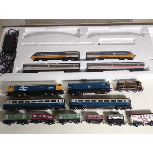 117 - A boxed Hornby 00 gauge Intercity 125 High Speed Train Set, an unboxed Hornby Class 47 'County of No... 