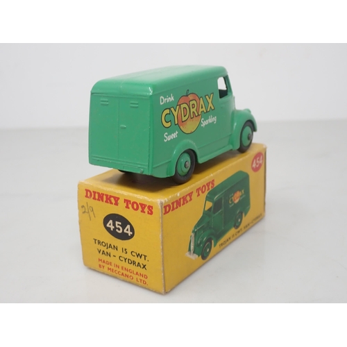 121 - A boxed Dinky Toys No.454'Cydrax' Trojan Van