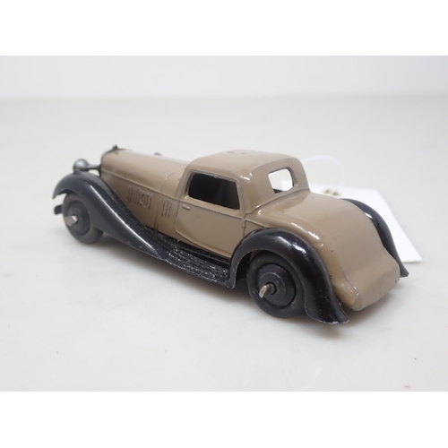 141 - A Dinky Toys No.36b light brown Bentley