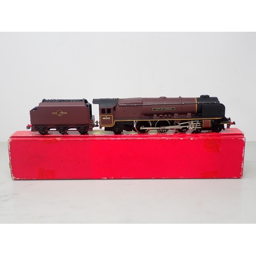 17 - Hornby-Dublo 2226 ‘City of London’, mint, boxed and literature
Locomotive in mint condition, has bee... 