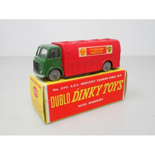 18 - Dublo Dinky Toys 070 Mercury Tanker, mint, superb box
Model in mint condition. Box in superb conditi... 