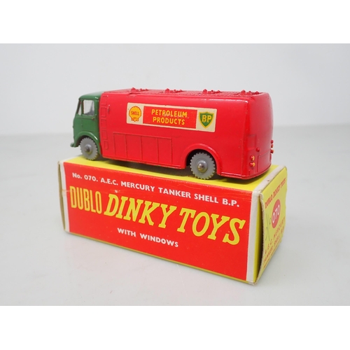 18 - Dublo Dinky Toys 070 Mercury Tanker, mint, superb box
Model in mint condition. Box in superb conditi... 