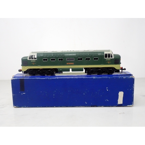 24 - Hornby-Dublo 3234 ‘St Paddy’, mint, boxed with literature
Locomotive in mint condition, just slight ... 