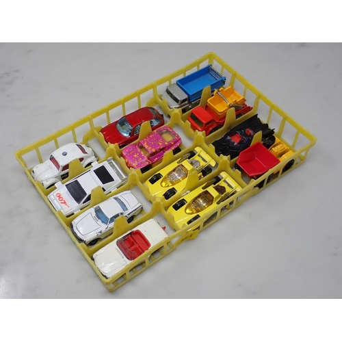 251 - Two trays of Matchbox and Corgi Juniors Vehicles