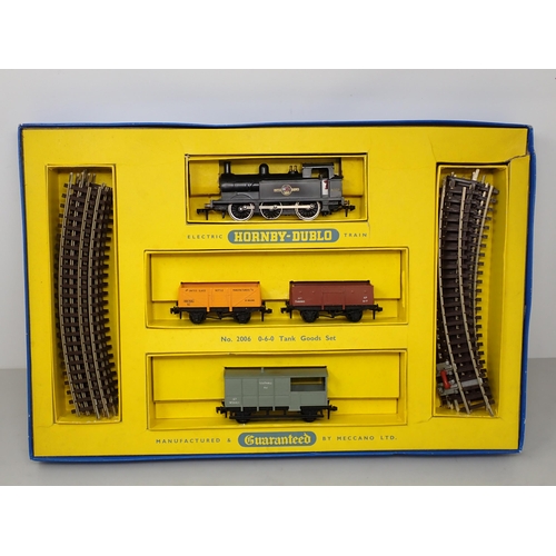 271 - A boxed Hornby-Dublo 2006 Tank Goods Set (box A/F)