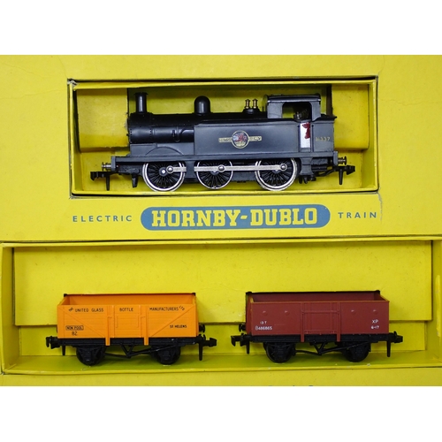 271 - A boxed Hornby-Dublo 2006 Tank Goods Set (box A/F)