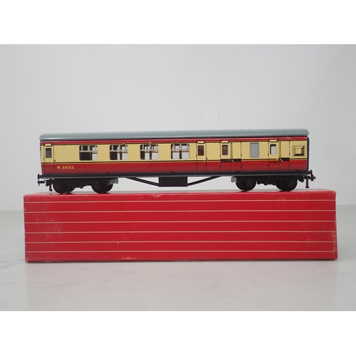 29 - Hornby-Dublo 4006 B.R. Brake/2nd, unused, large number box
Coach in mint condition showing no signs ... 