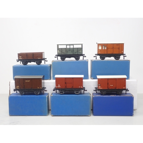 31 - Hornby-Dublo 6x Pre-Nationalisation Wagons, near mint and boxed
Pre-nationalisation Wagons, mint-nea... 