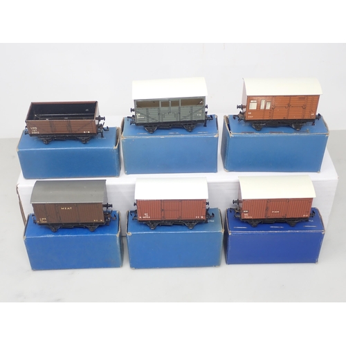 31 - Hornby-Dublo 6x Pre-Nationalisation Wagons, near mint and boxed
Pre-nationalisation Wagons, mint-nea... 