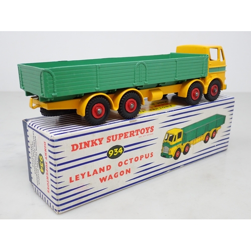 353 - A boxed Dinky Toys No.934 Leyland Octopus Wagon