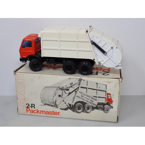 389 - A boxed Gescha 2-R Packmaster, a boxed Poclain TY-45 Hydraulic Excavator, a Peter Dellisen Recovery ... 