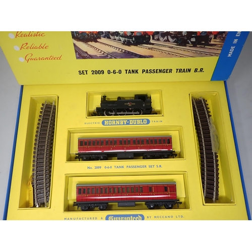 39 - Hornby-Dublo 2009 0-6-0T Passenger Set, unused, superb box and instructions
A superb example of this... 