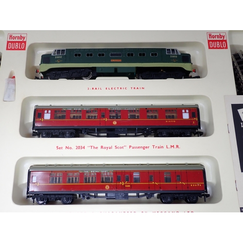 4 - Hornby-Dublo 2034 ‘Crepello’ Royal Scot Set, mint, boxed and literature
Set contents in mint conditi... 