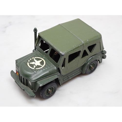 402 - A Britains U.S.A. Military Jeep, two Artillery Guns and and five Royal Artillery Figures