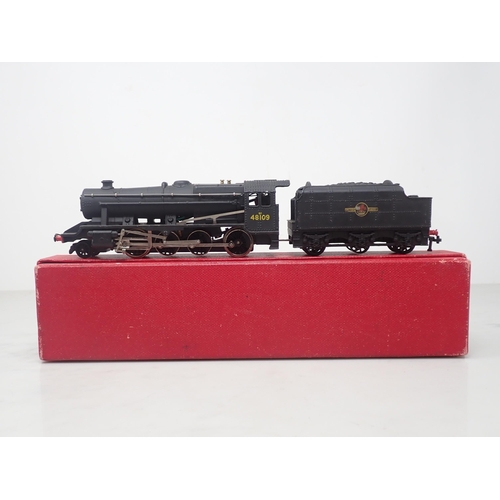 41 - Hornby-Dublo 2225 2-8-0 Freight Locomotive, mint and boxed
Locomotive in mint condition. Box Ex plus... 