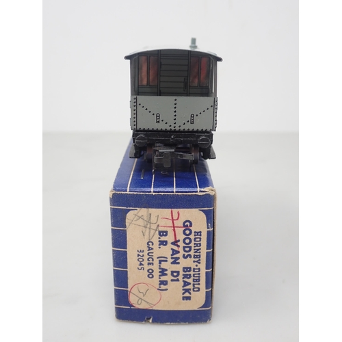 42 - Hornby-Dublo rare Running board L.M.R. Goods Brake Van, mint and boxed
This version is the last tinp... 