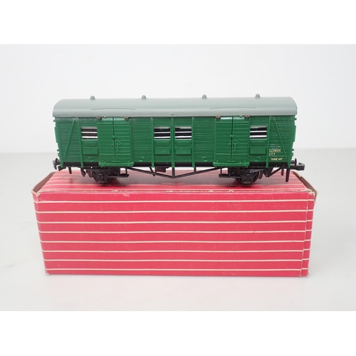 47 - 47
Hornby-Dublo 4323 S.R. 4-Wheeled Utility Van, unused and boxed
Model in mint condition showing no... 