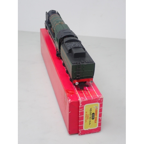 6 - Hornby-Dublo 2235 ‘Barnstaple’, unused, boxed and literature
Locomotive in mint condition showing no... 