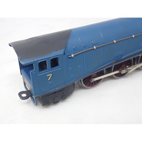 268 - A boxed Hornby-Dublo EDL1 'Sir Nigel Gresley' with unboxed Tender