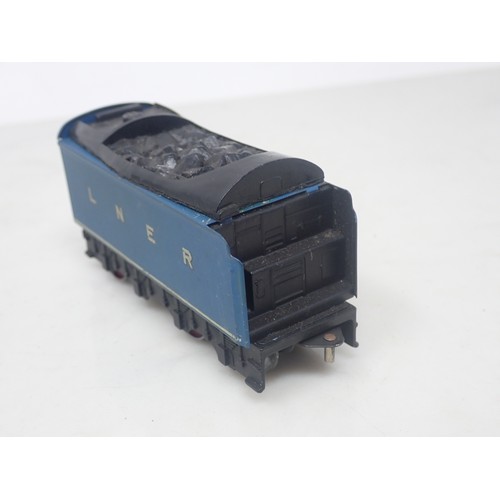 268 - A boxed Hornby-Dublo EDL1 'Sir Nigel Gresley' with unboxed Tender