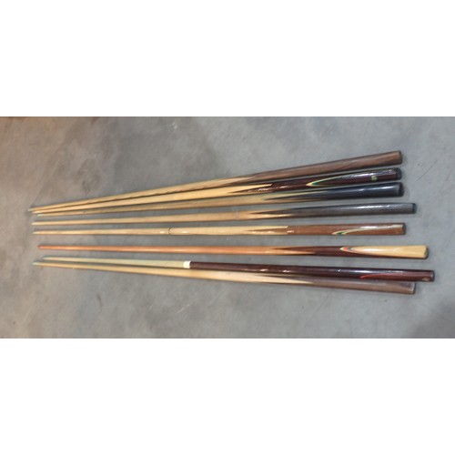 860 - Eight Snooker Cues