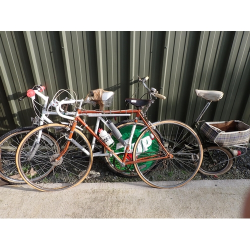 708 - A Gent's Raleigh Bicycle, another Gent's Bicycle and a Raleigh ladies Bicycle